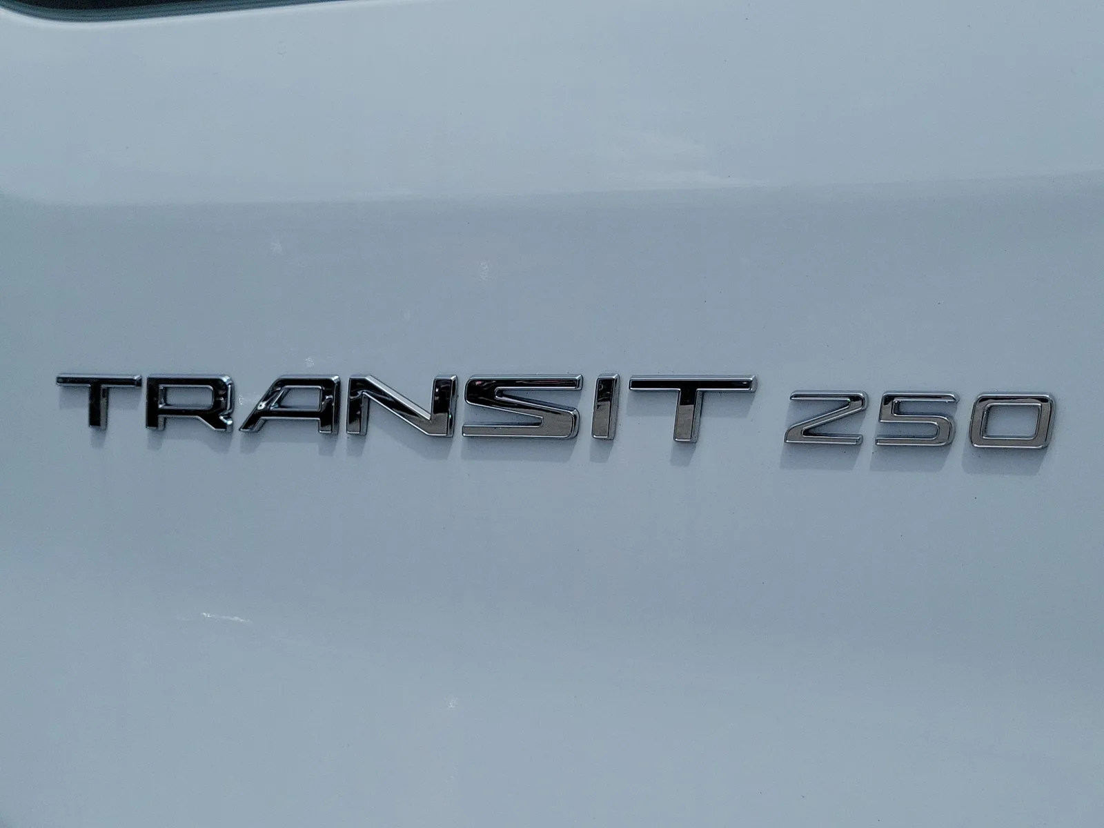 2025 Ford Transit Cargo Van T-250 130" Low Rf 9070 GVWR RWD photo 11