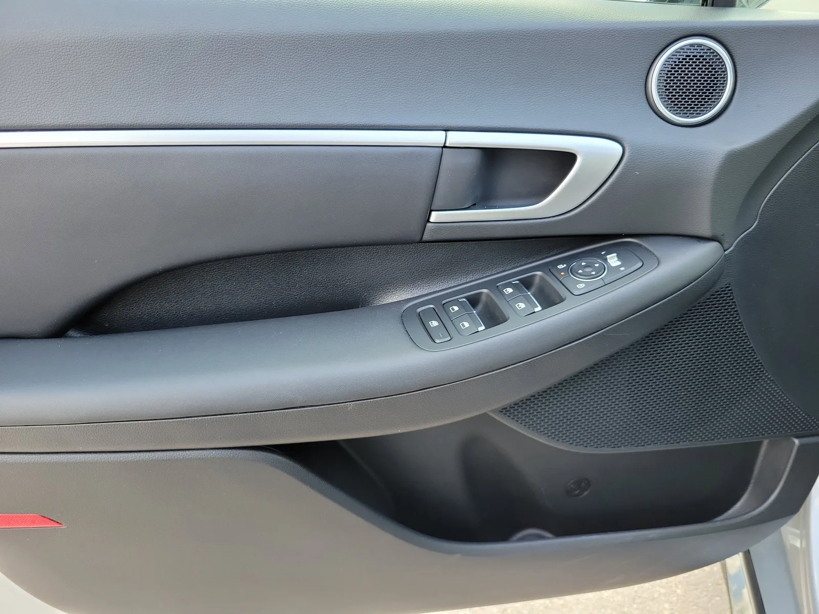 2025 Hyundai Sonata SEL photo 21