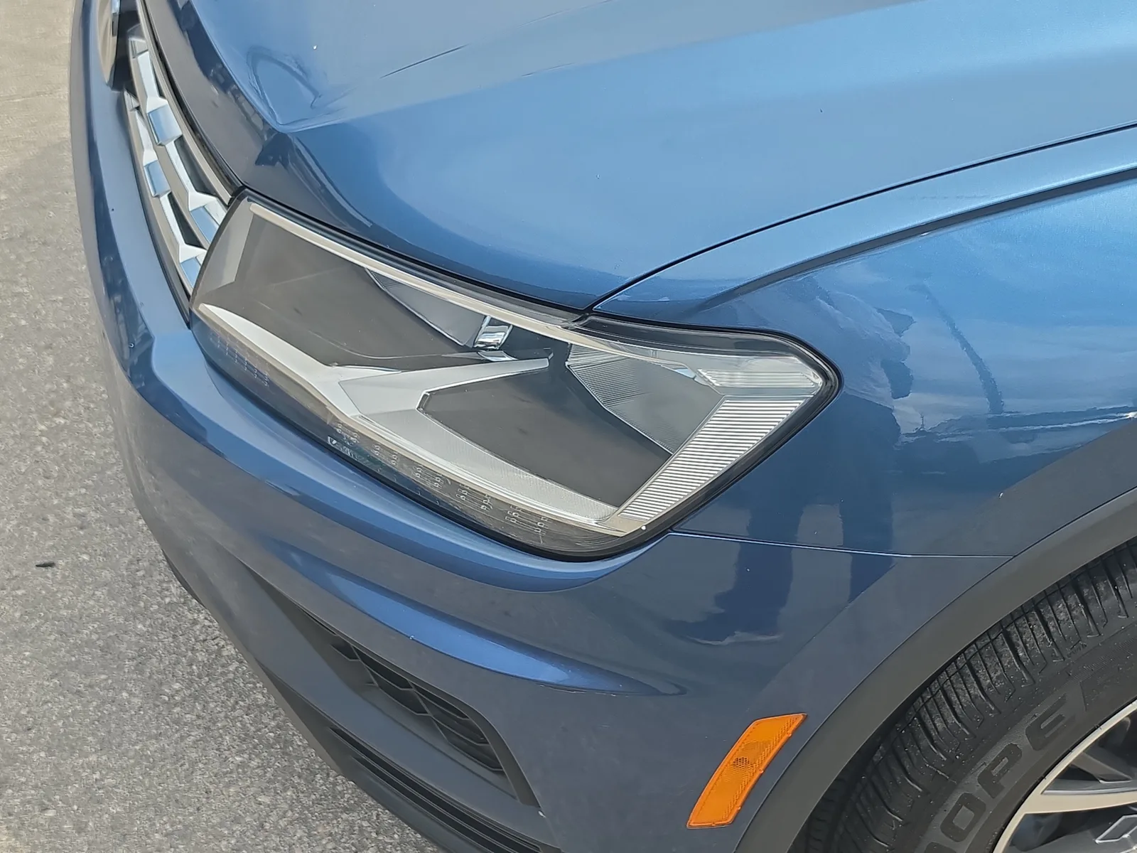 2020 Volkswagen Tiguan SE photo 28