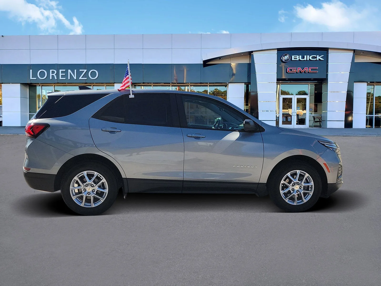 2024 Chevrolet Equinox LS photo 4