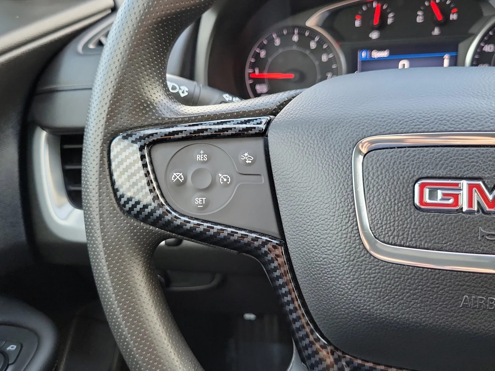 2024 GMC Terrain SLE photo 19