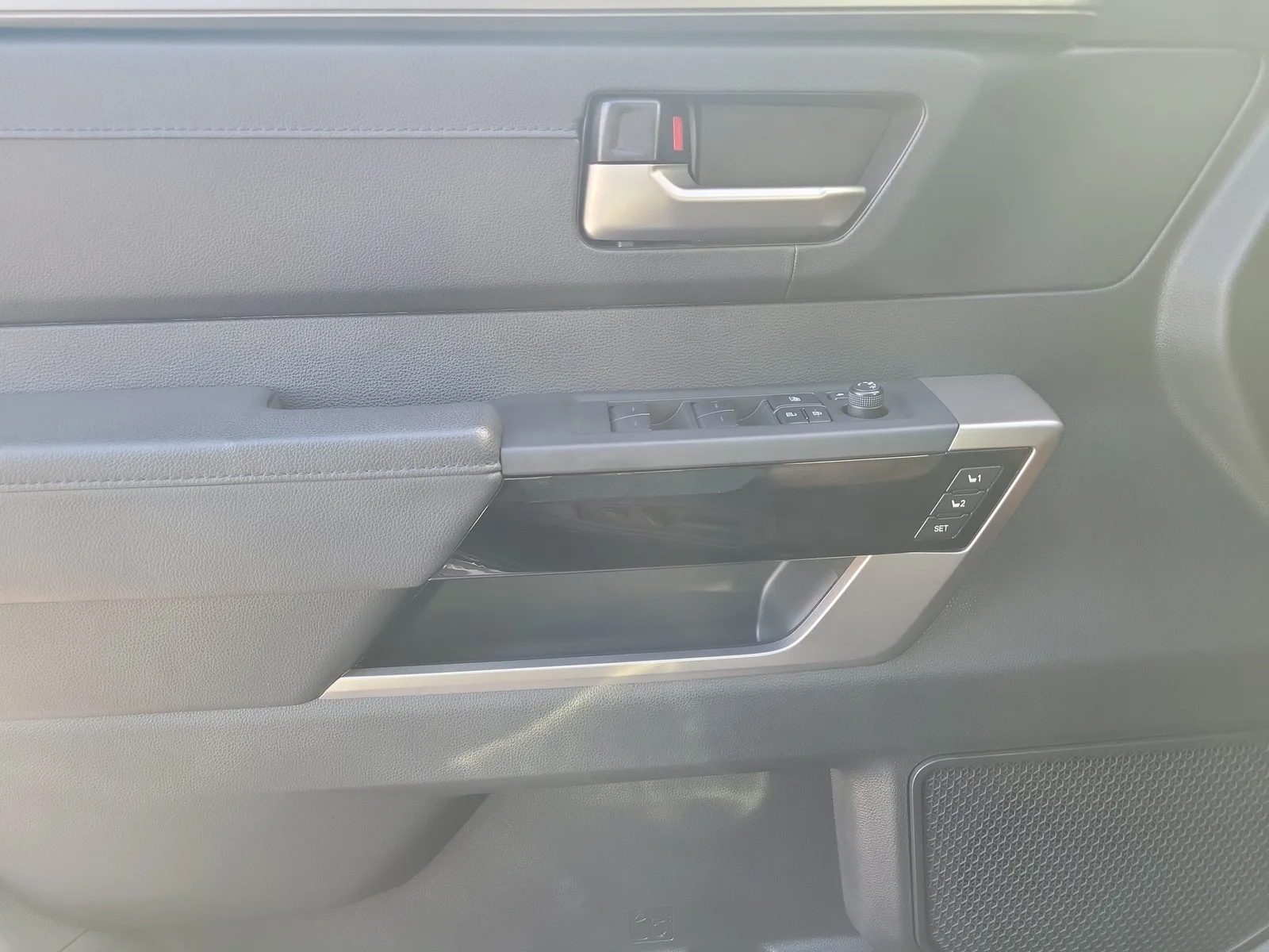 2025 Toyota Tundra 4WD Limited photo 29