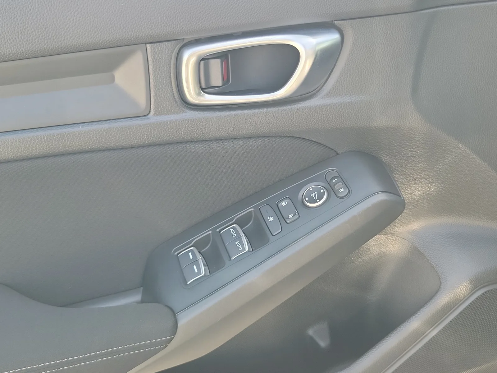 2024 Honda Civic Hatchback LX photo 26