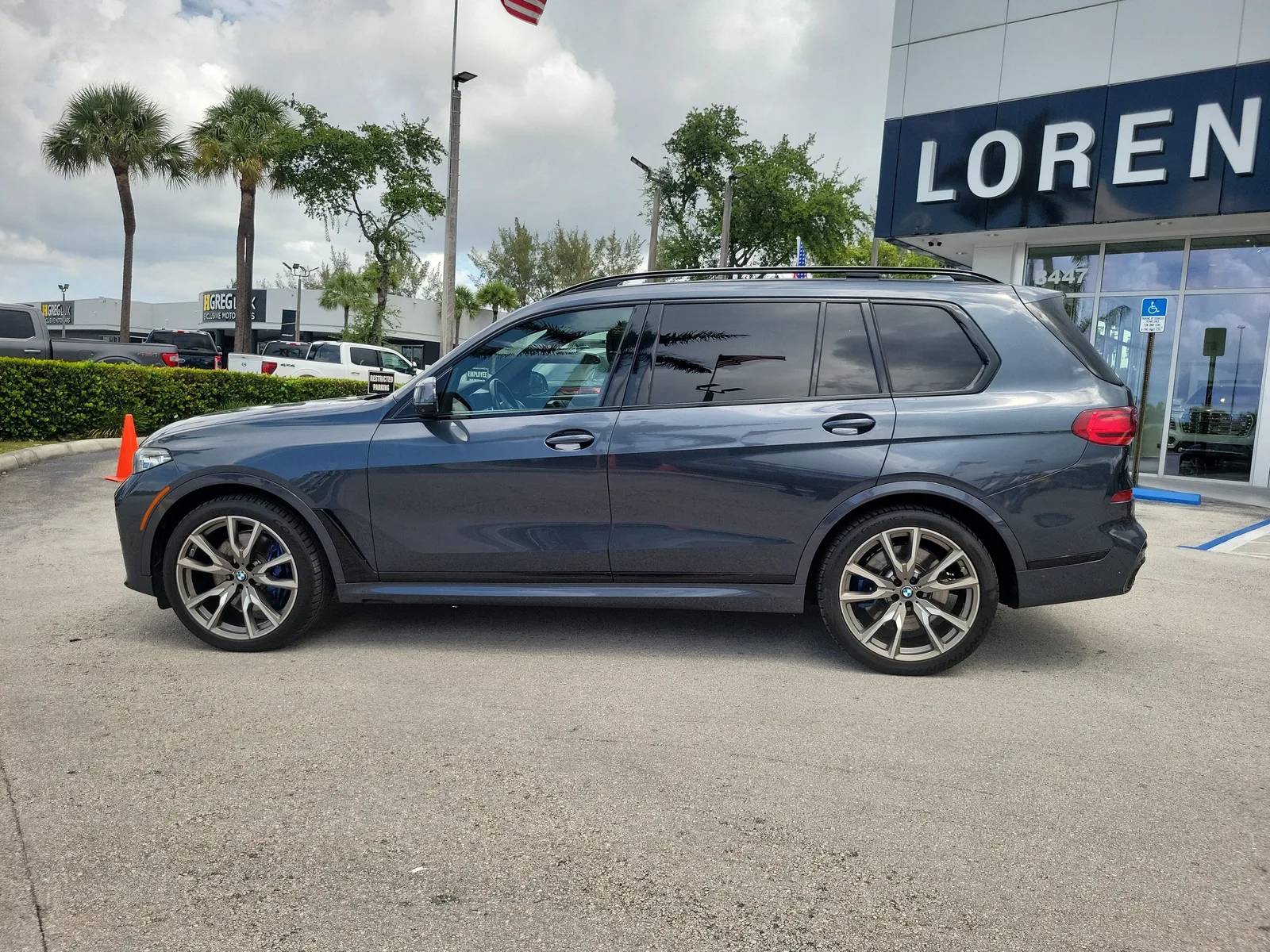 2022 BMW X7 M50i photo 8