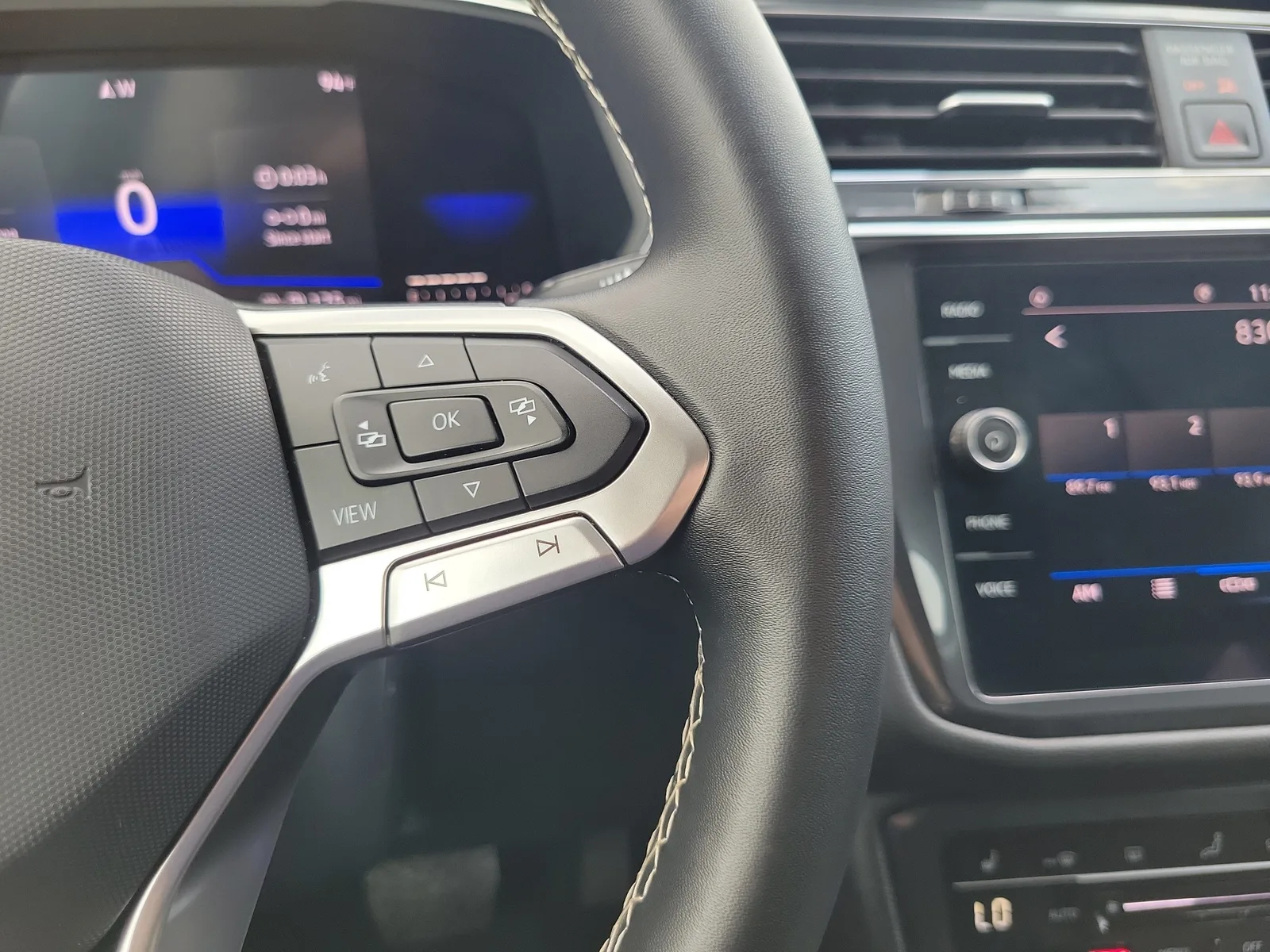 2022 Volkswagen Tiguan SE photo 20