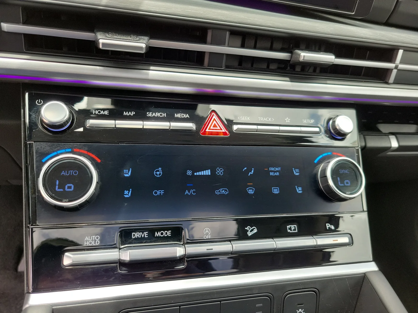 2025 Hyundai Santa Fe Limited photo 27