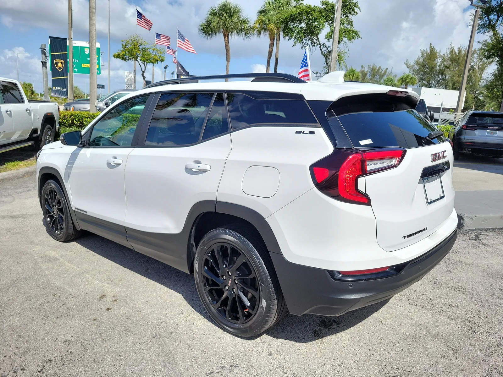 2023 GMC Terrain SLE photo 7