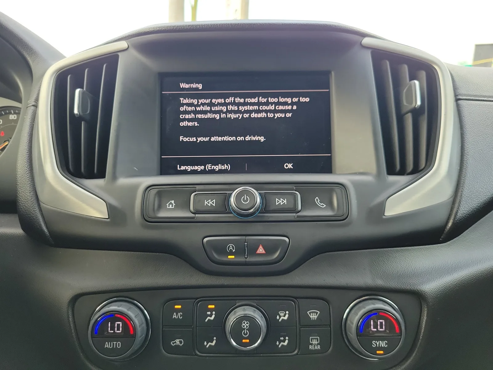 2023 GMC Terrain SLE photo 21