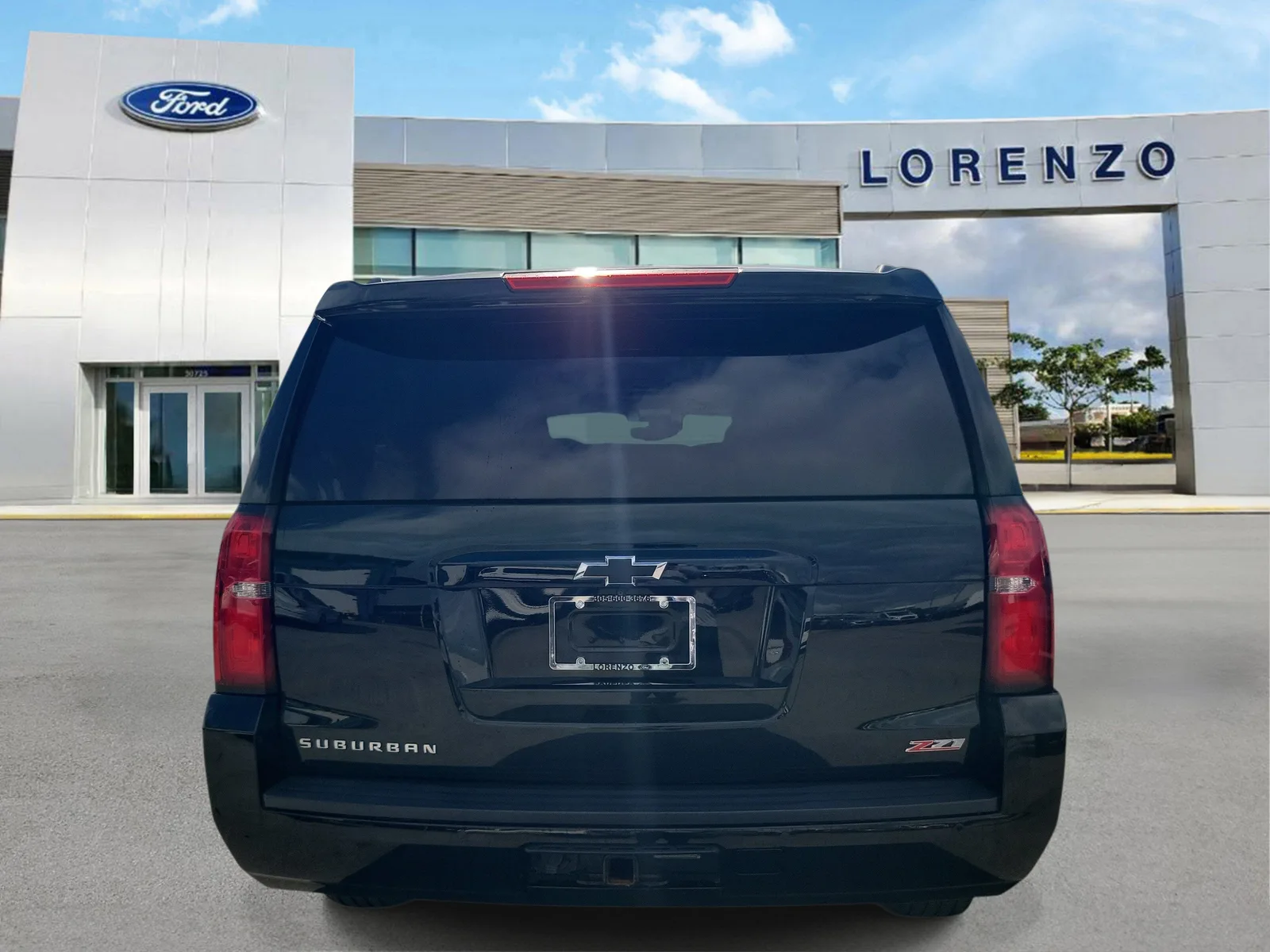 2020 Chevrolet Suburban LT photo 6