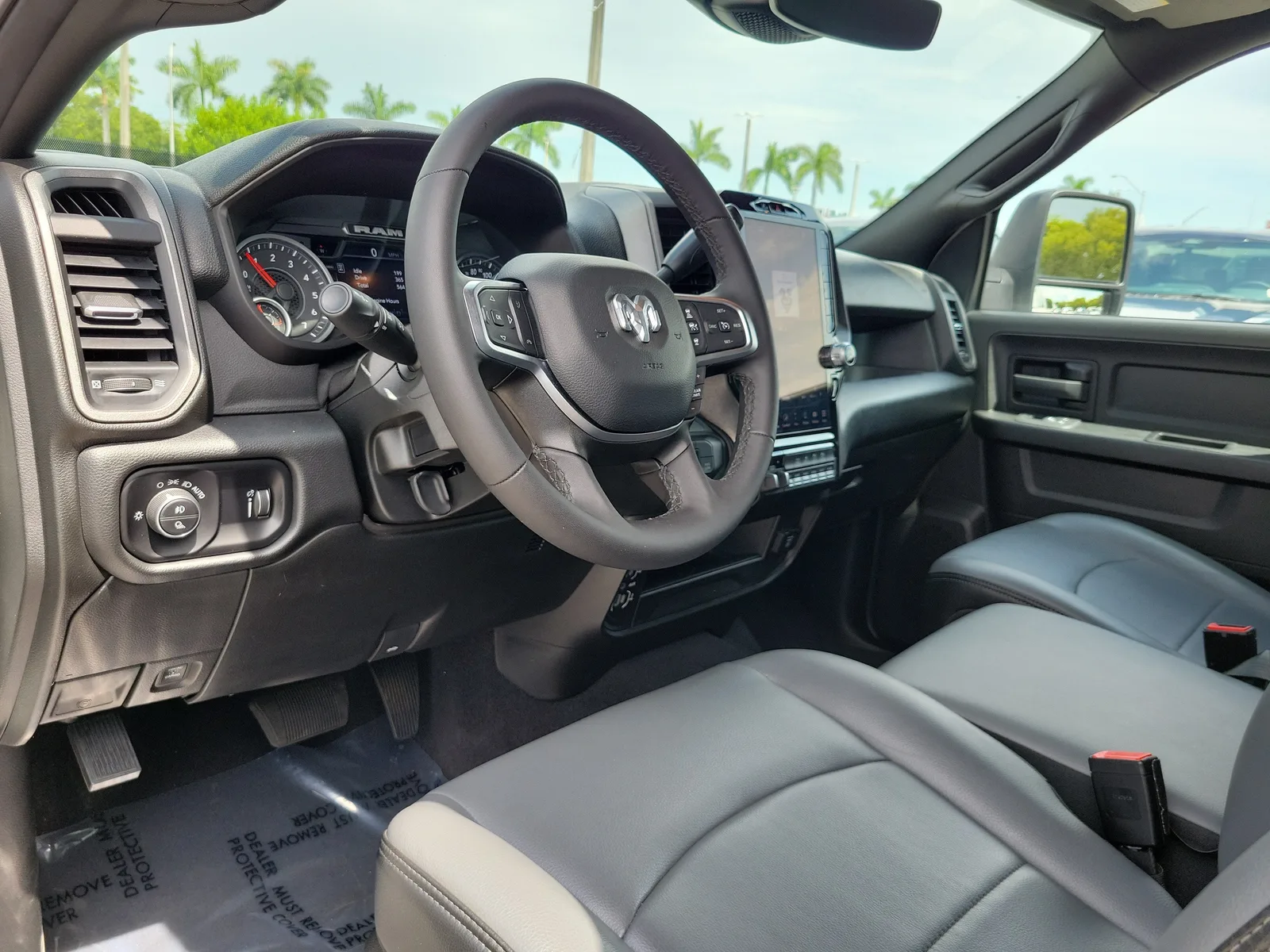 2025 RAM 2500 Tradesman 4WD photo 9