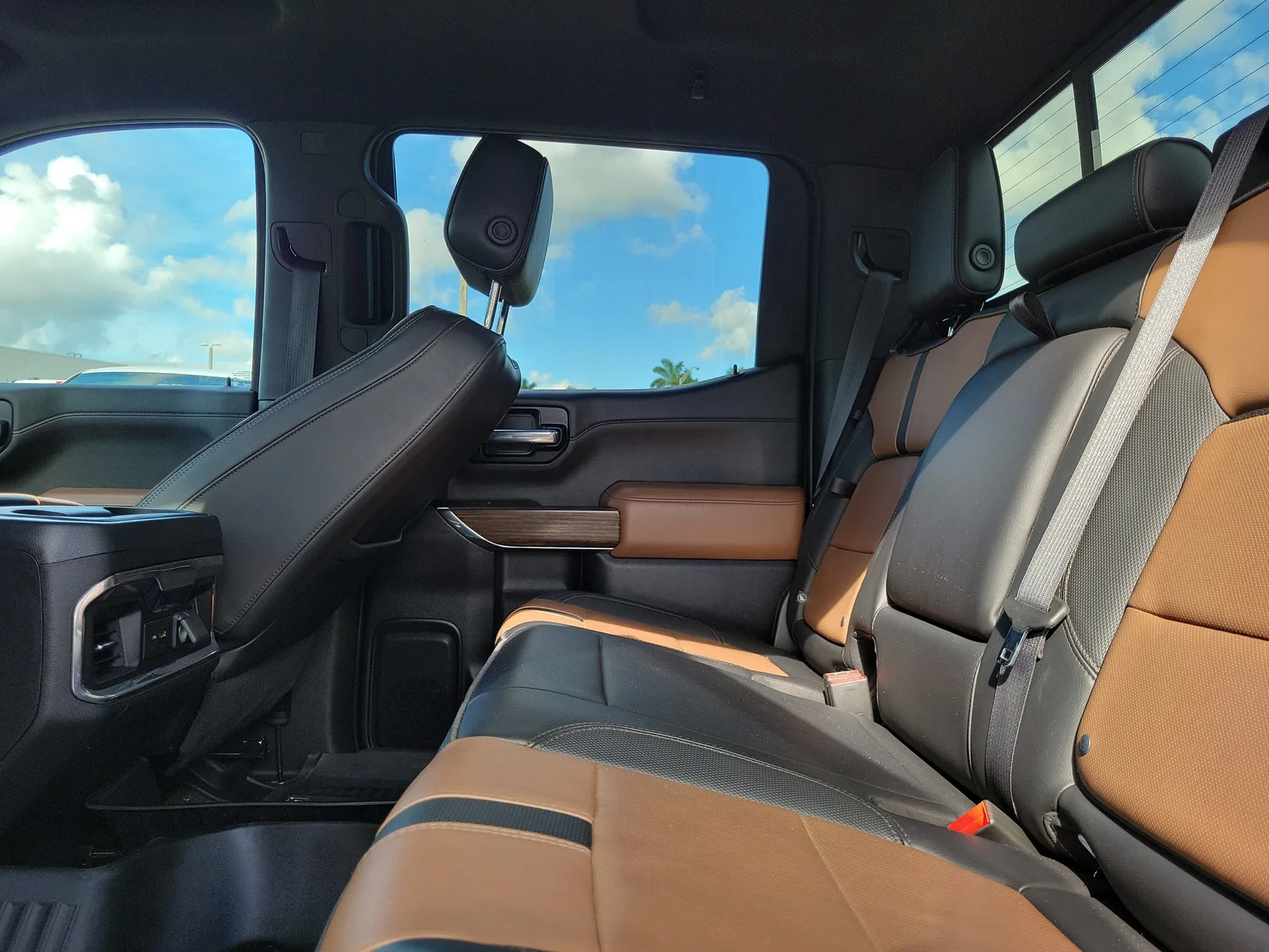 2022 Chevrolet Silverado 1500 LTD High Country photo 15