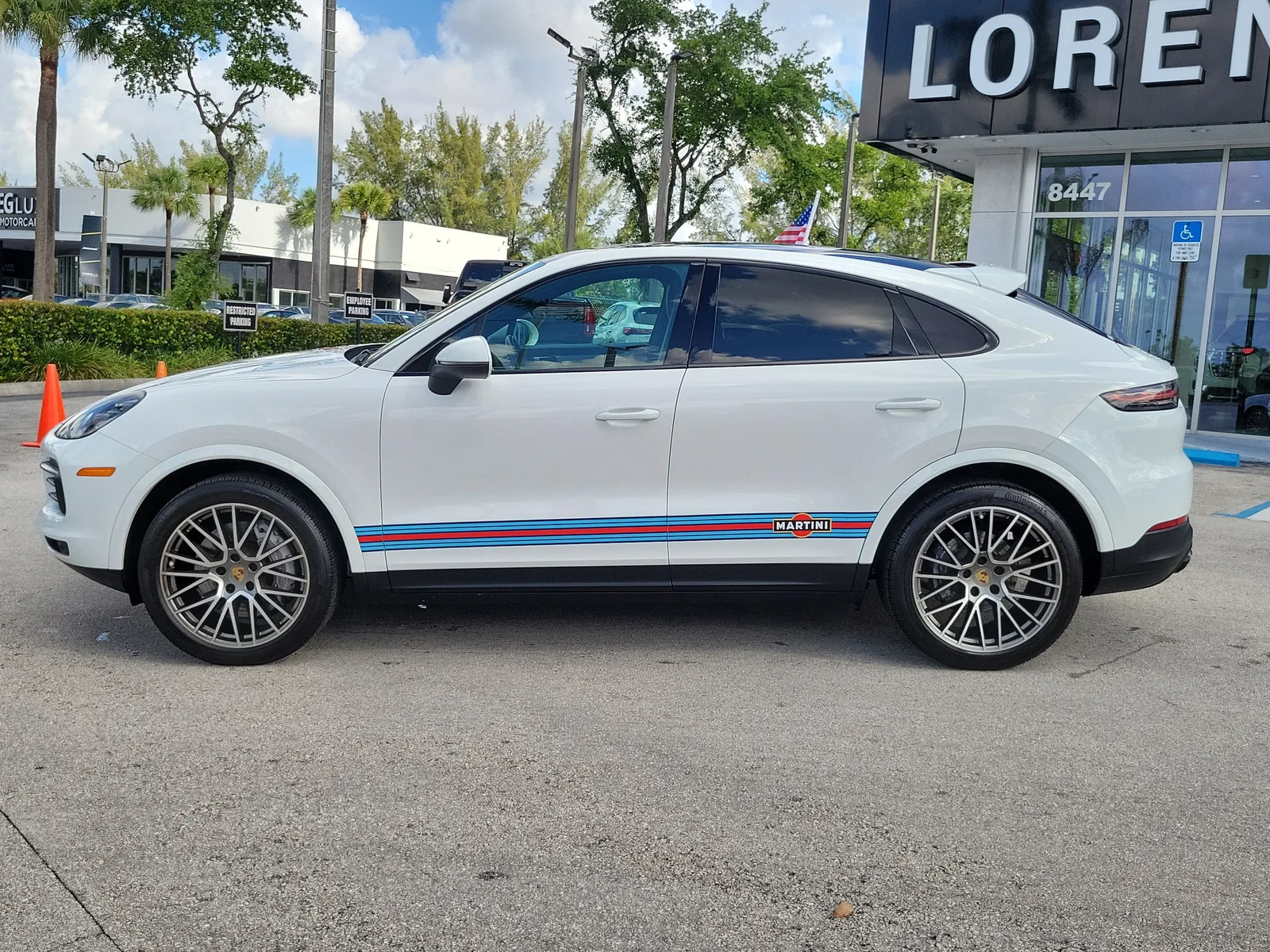 2023 Porsche Cayenne NA photo 8