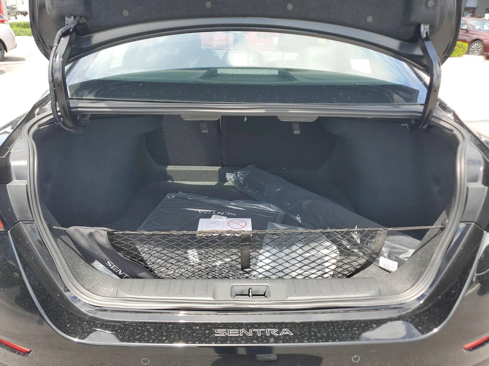 2025 Nissan Sentra SR photo 24