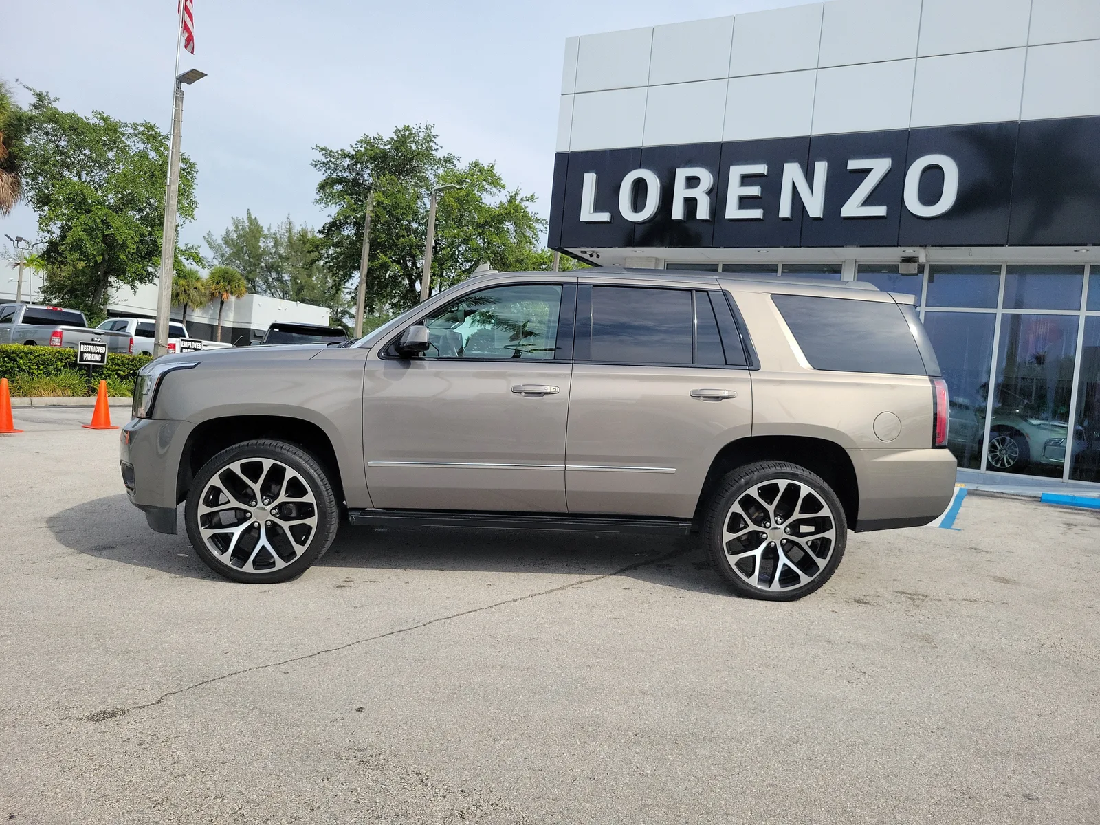 2019 GMC Yukon Denali photo 8
