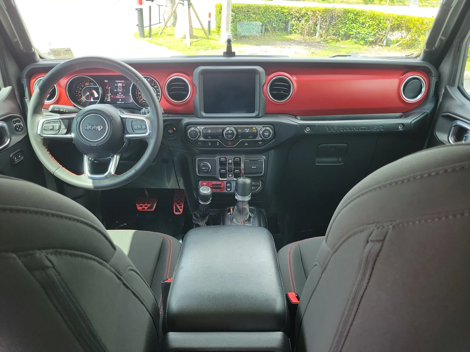 2023 Jeep Wrangler Rubicon photo 19