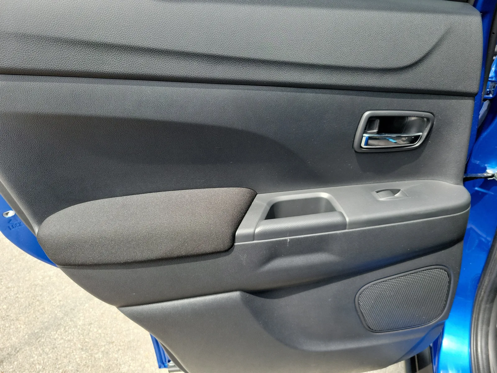 2025 Mitsubishi Outlander Sport LE photo 28