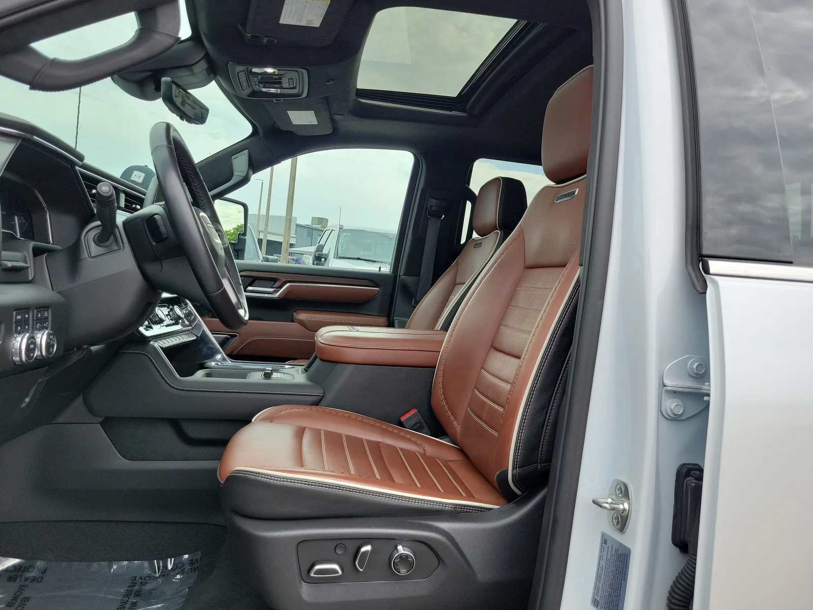 2025 GMC Sierra 2500HD Denali Ultimate 4WD Diesel photo 13
