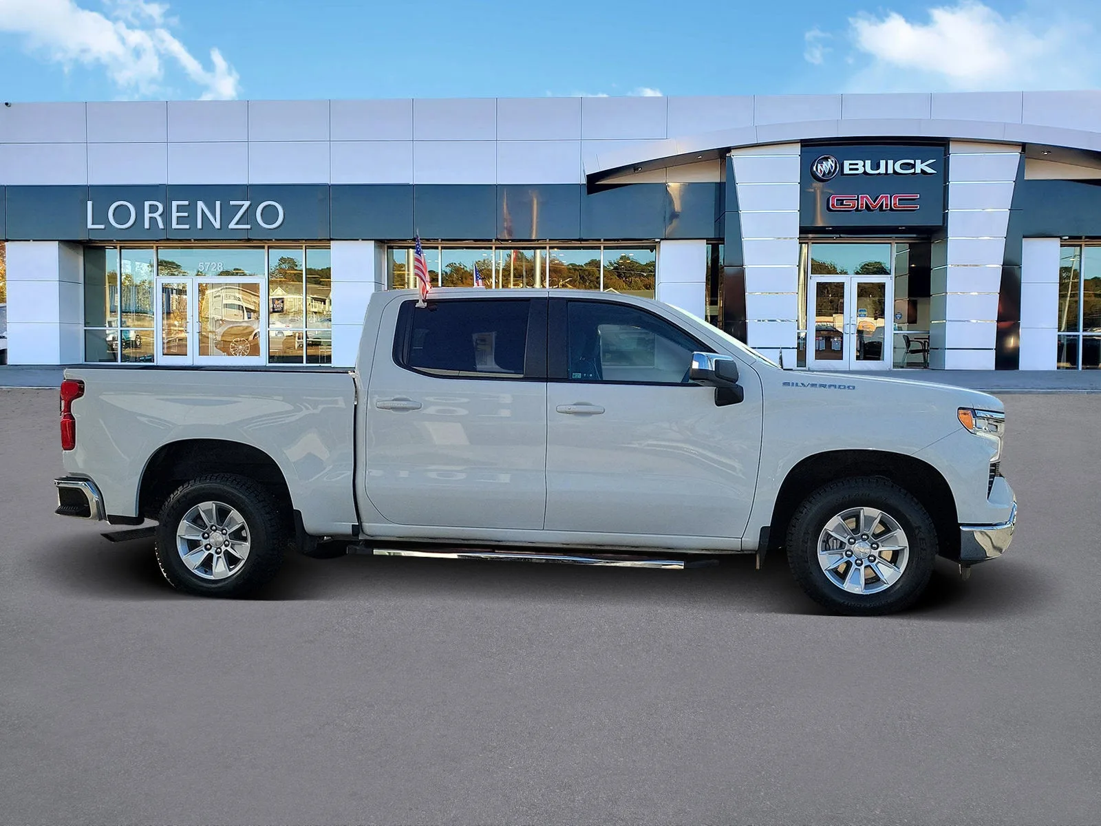 2023 Chevrolet Silverado 1500 LT photo 4