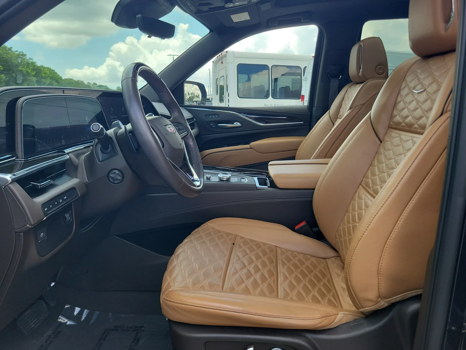 2023 Cadillac Escalade 4WD Premium Luxury photo 11