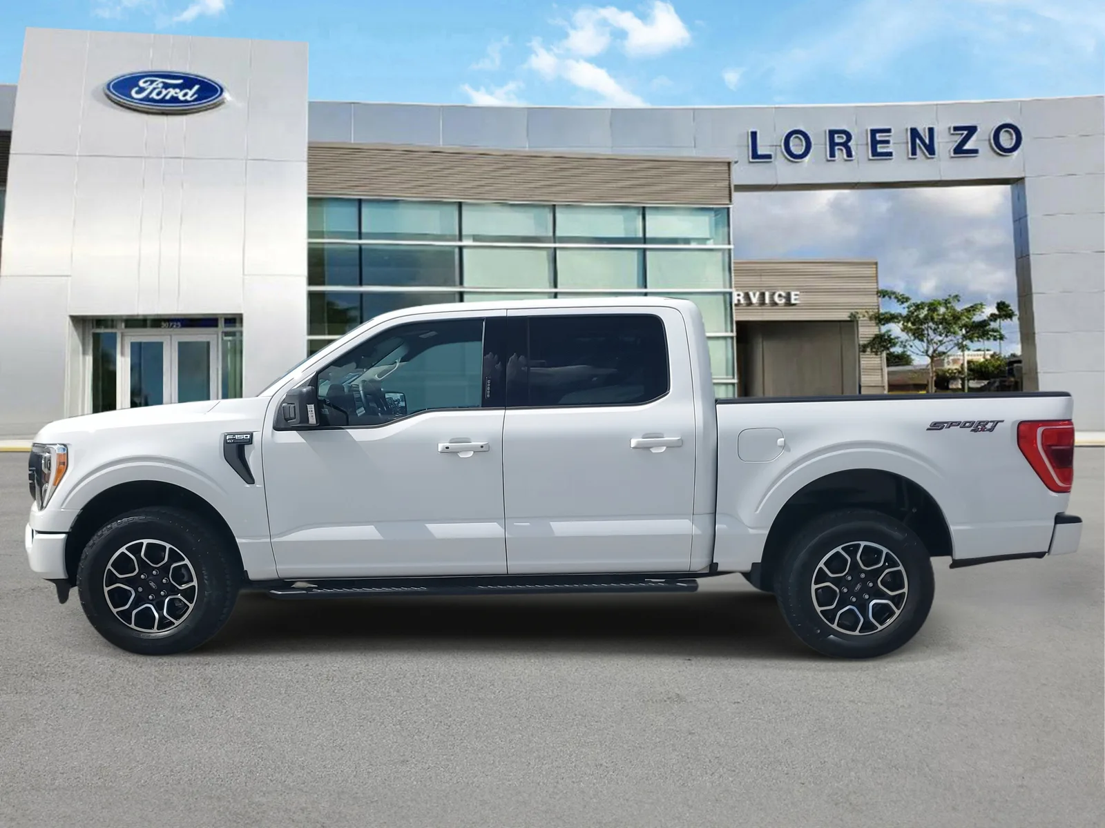 2023 Ford F-150 XLT 4WD photo 8