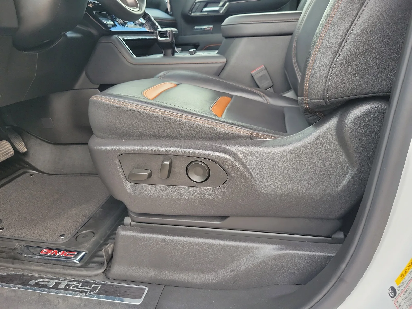 2025 GMC Sierra 1500 AT4 4WD photo 12