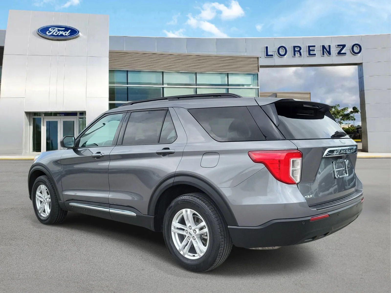 2024 Ford Explorer XLT photo 7
