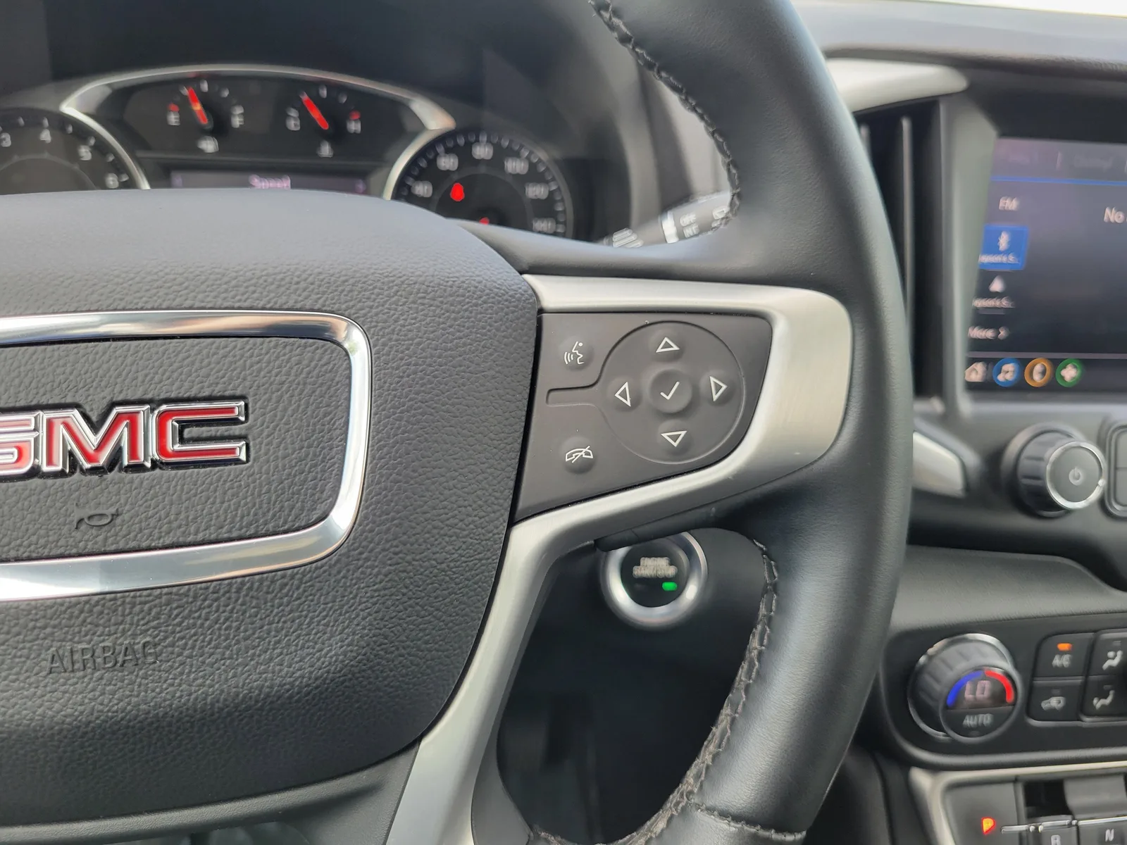 2023 GMC Terrain SLT photo 23
