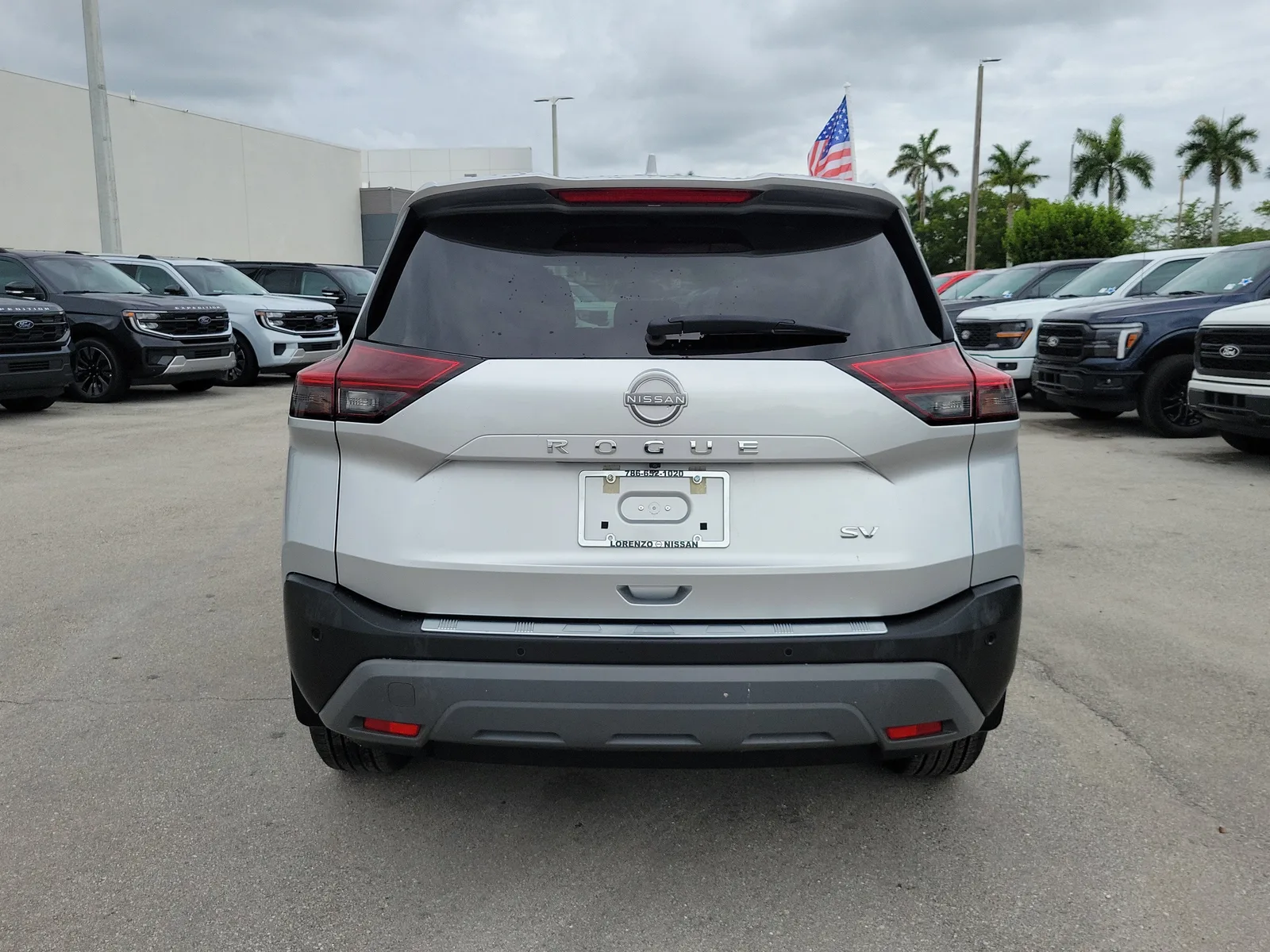 2023 Nissan Rogue SV photo 5
