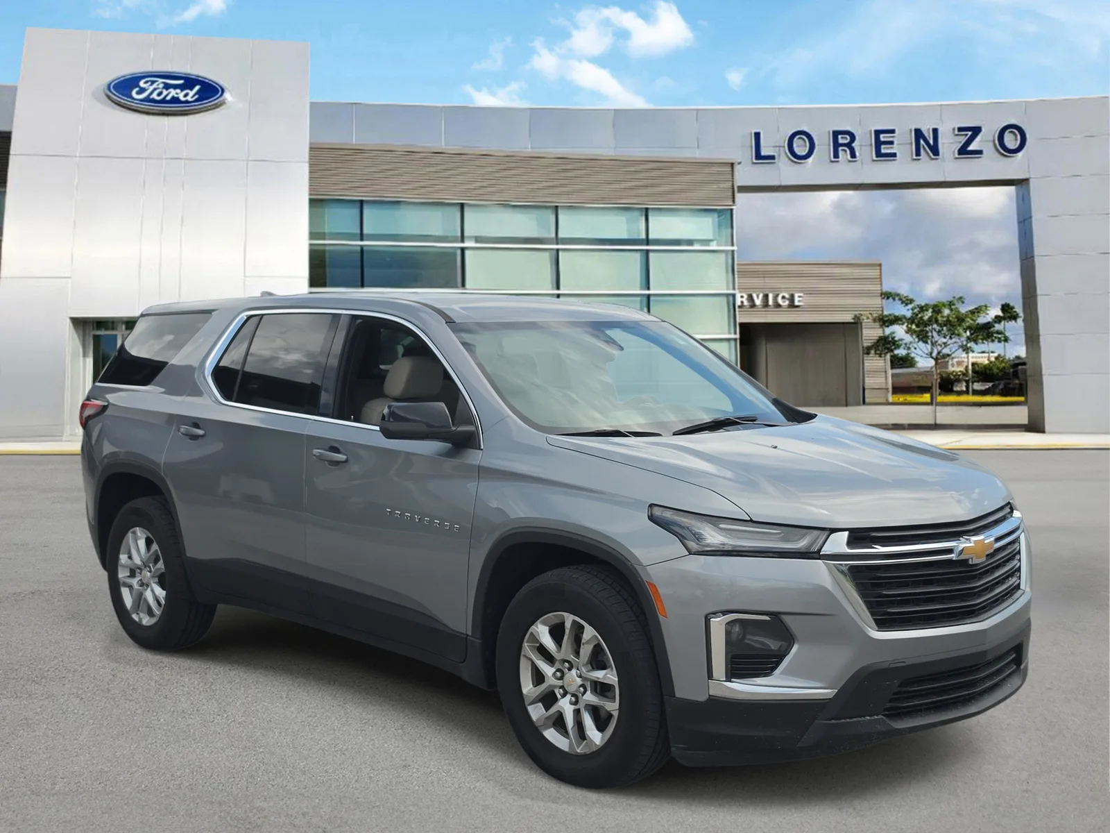 2023 Chevrolet Traverse LS photo 3