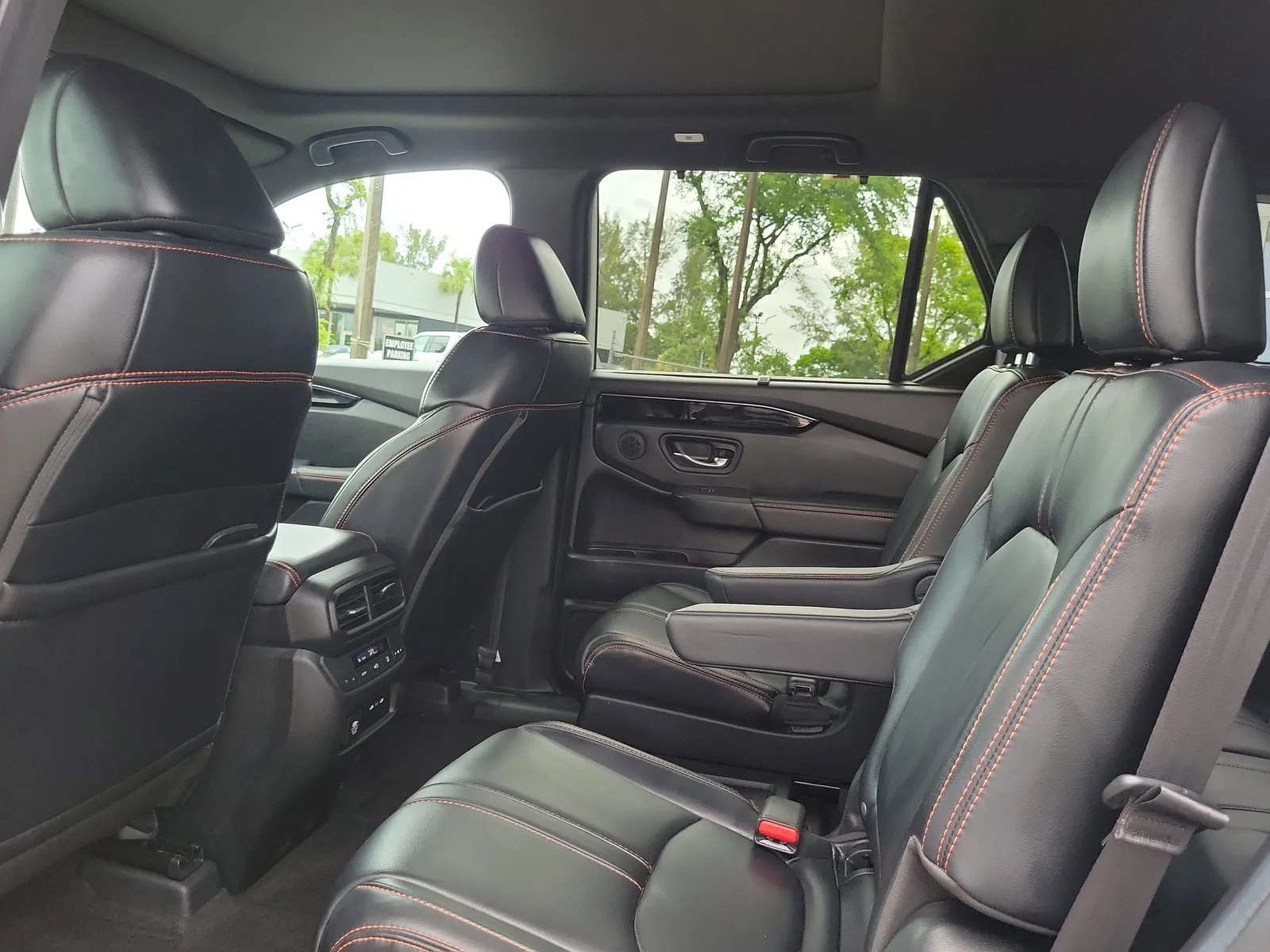 2024 Honda Pilot TrailSport photo 14