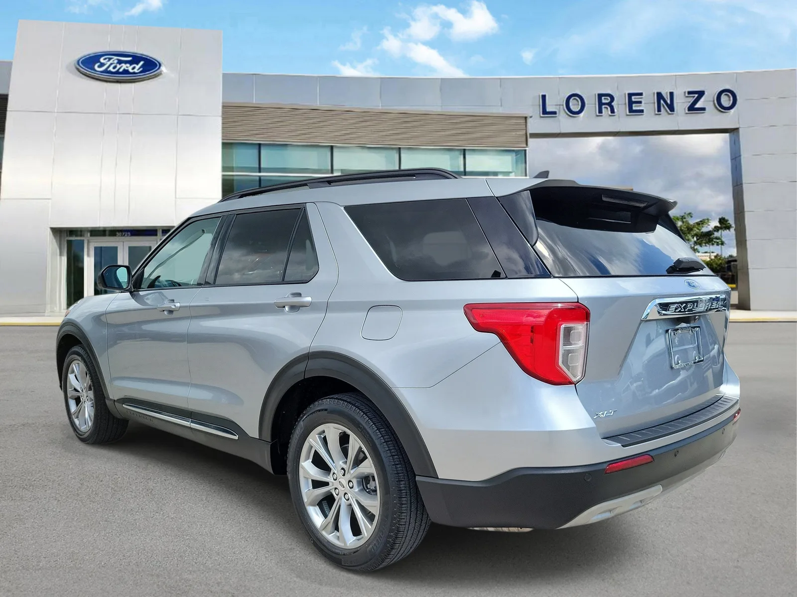 2024 Ford Explorer XLT photo 7