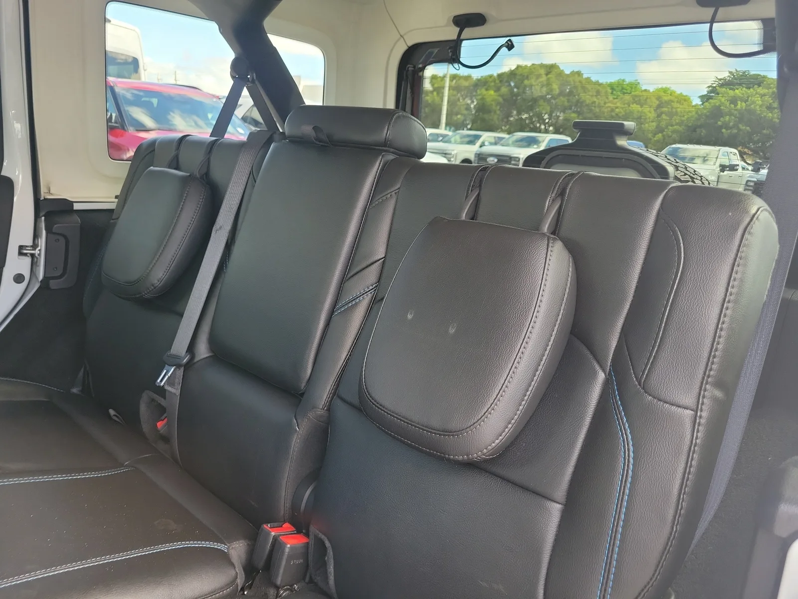 2022 Jeep Wrangler 4xe Unlimited Rubicon photo 15