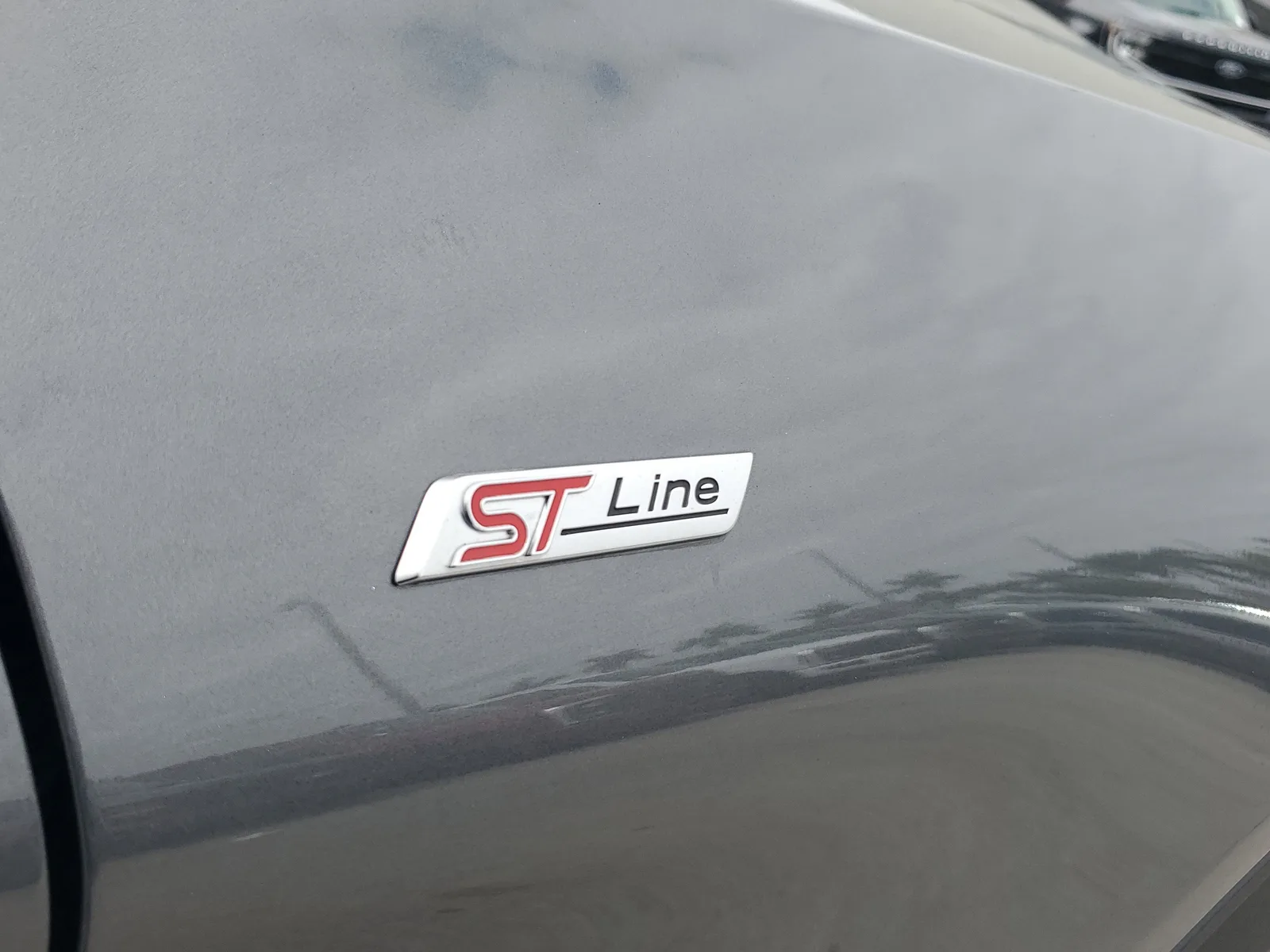 2023 Ford Explorer ST-Line photo 32