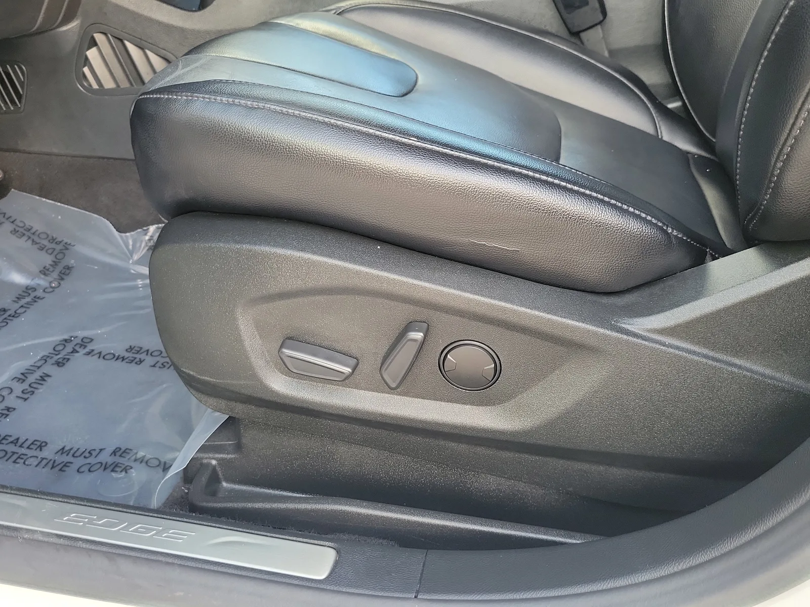 2022 Ford Edge Titanium 4WD photo 13