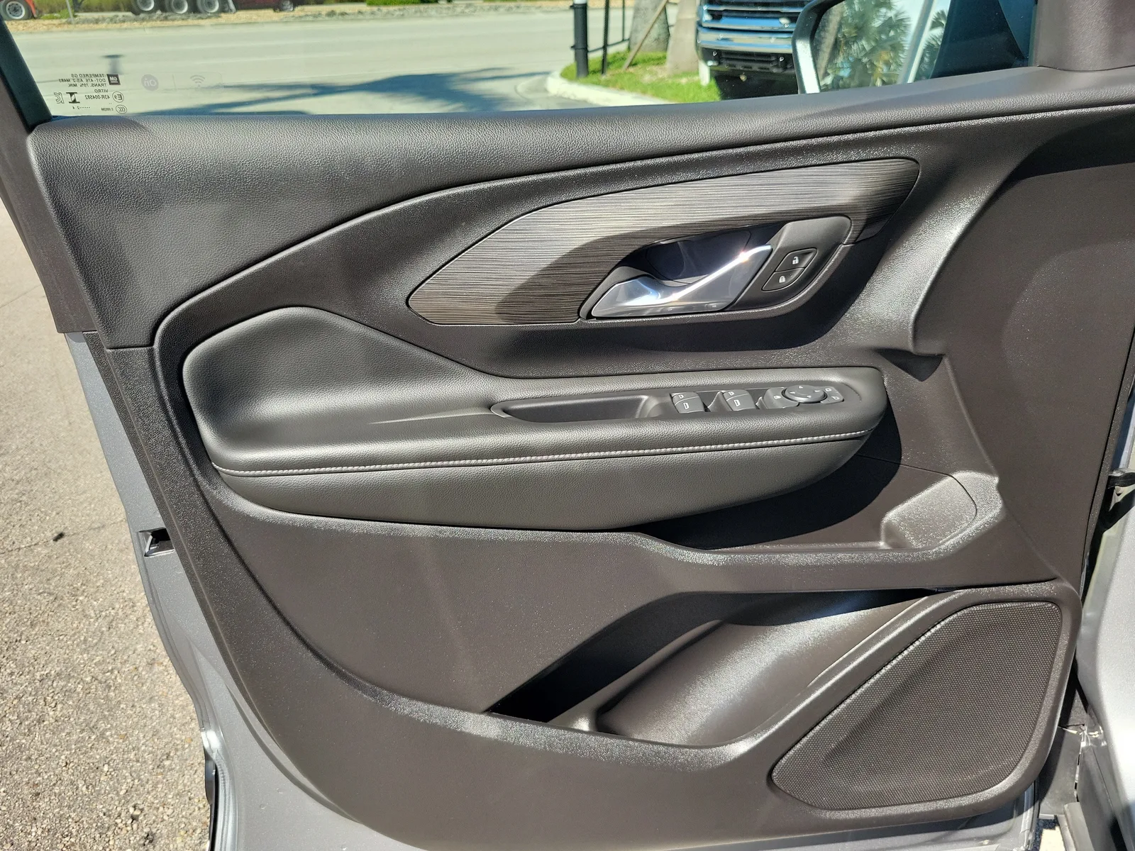 2024 GMC Terrain SLE photo 17