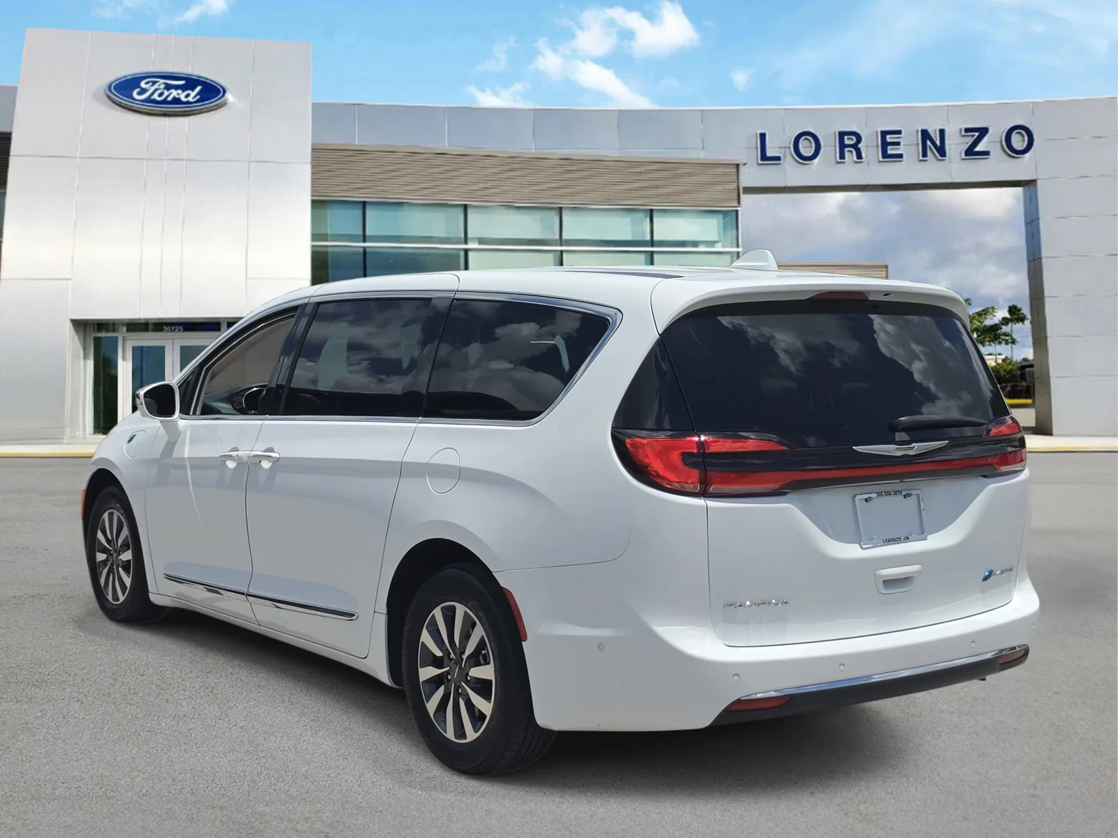 2022 Chrysler Pacifica Hybrid Limited photo 6