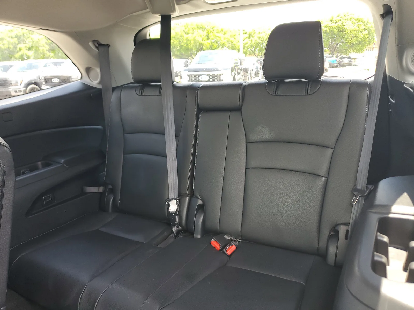 2022 Honda Pilot Touring 7-Passenger photo 16