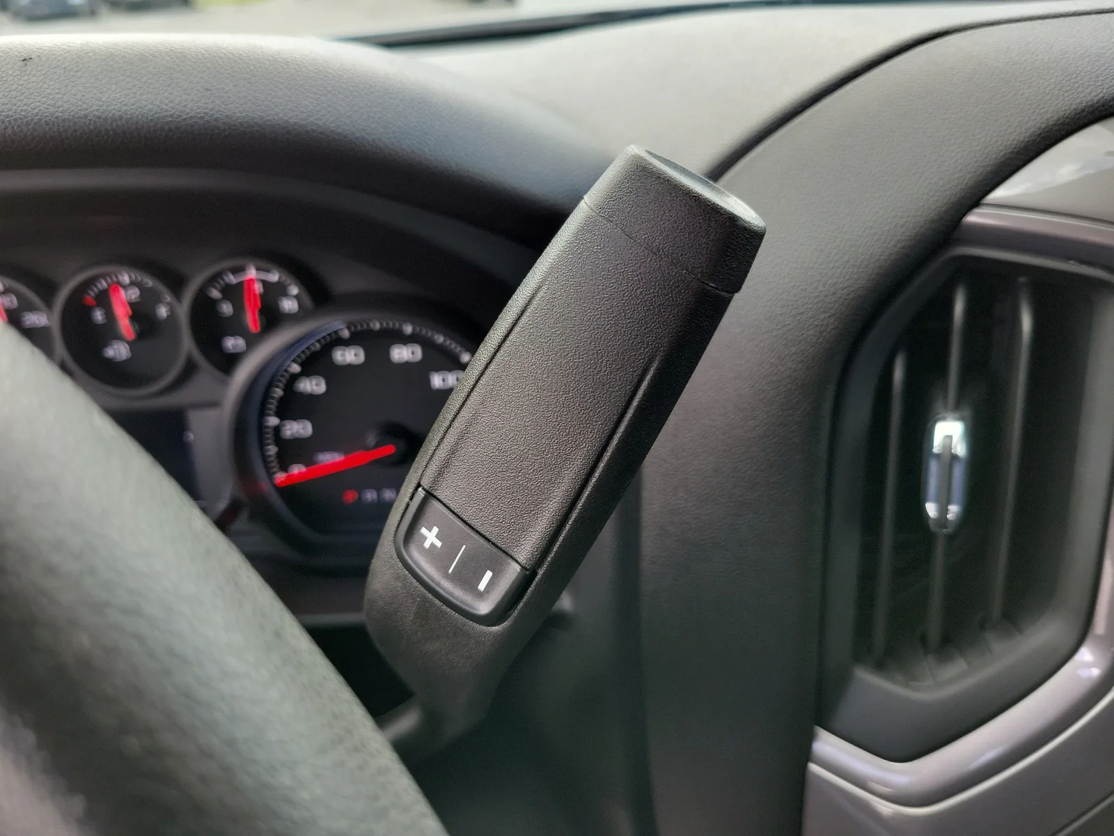 2024 Chevrolet Silverado 1500 Custom photo 28