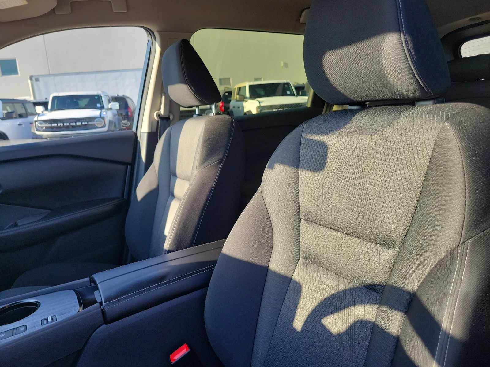2024 Nissan Rogue SV photo 12