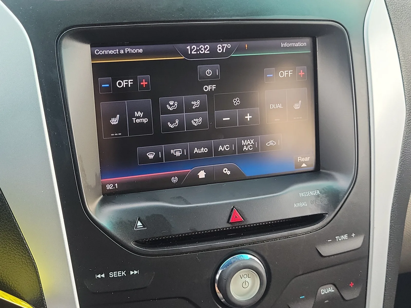 2014 Ford Explorer XLT photo 28