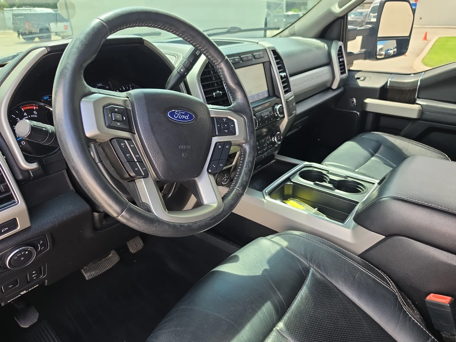 2020 Ford Super Duty F-350 DRW LARIAT 4WD Diesel photo 7