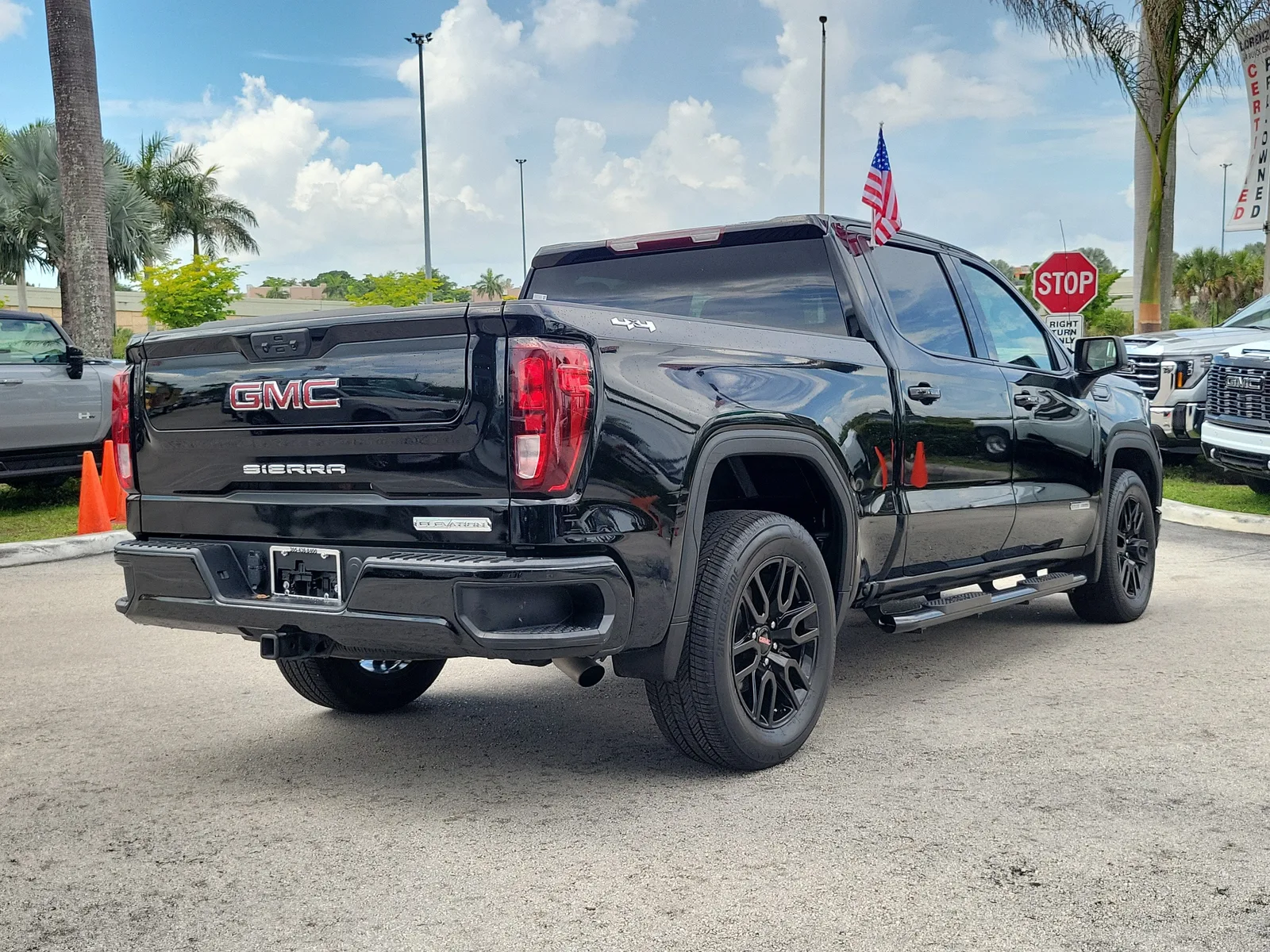 2024 GMC Sierra 1500 Elevation photo 5