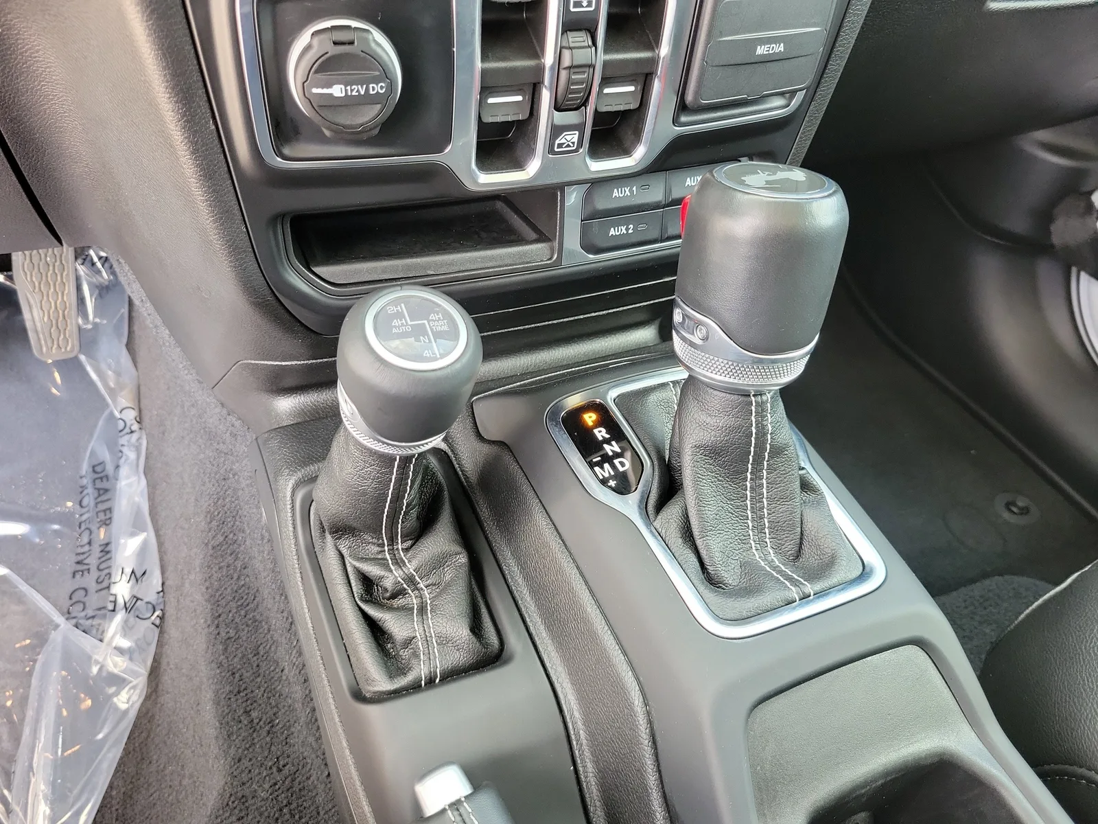 2023 Jeep Wrangler 4xe Sahara 4WD photo 24
