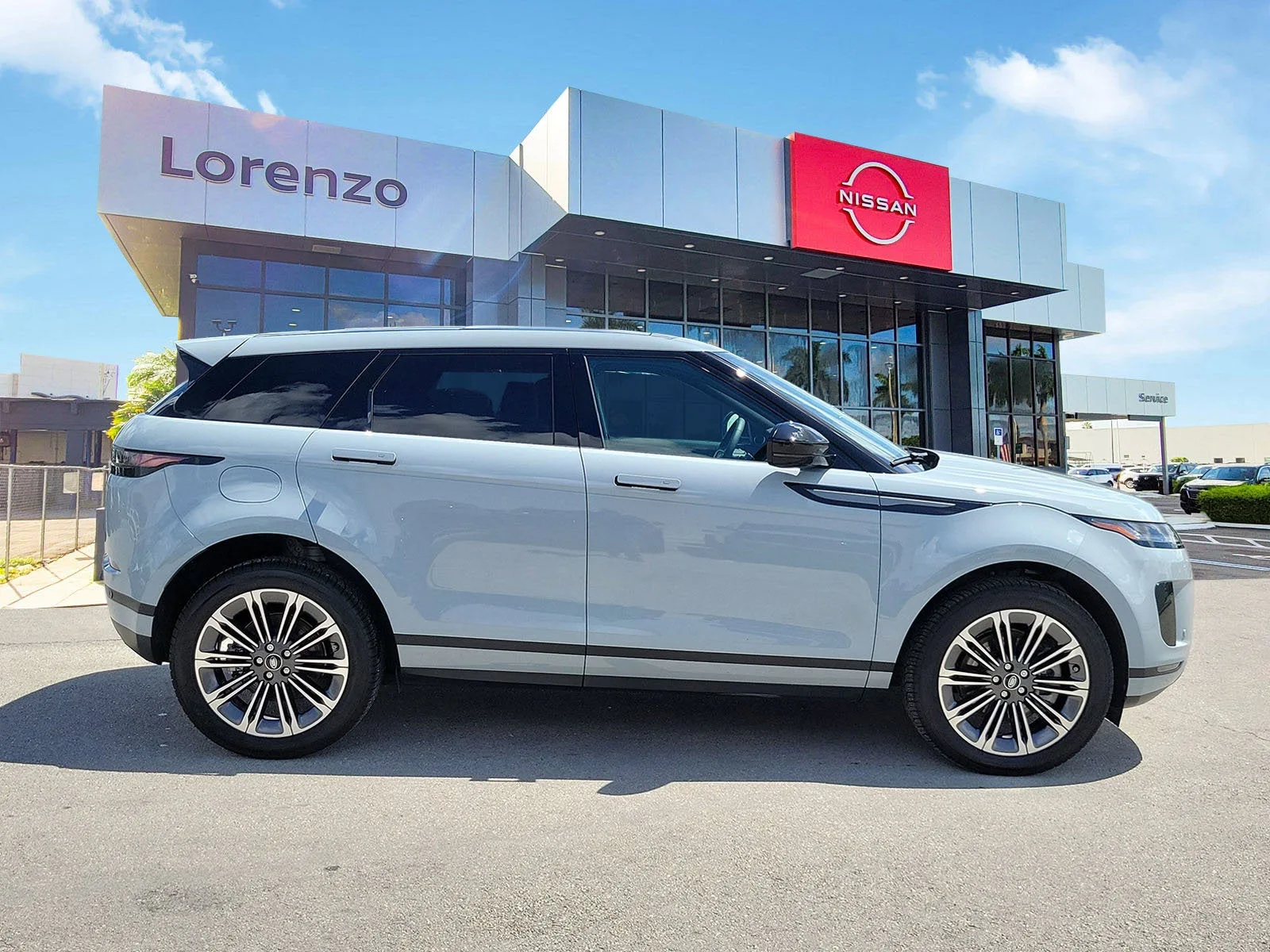 2026 Land Rover Range Rover Evoque Core S photo 4