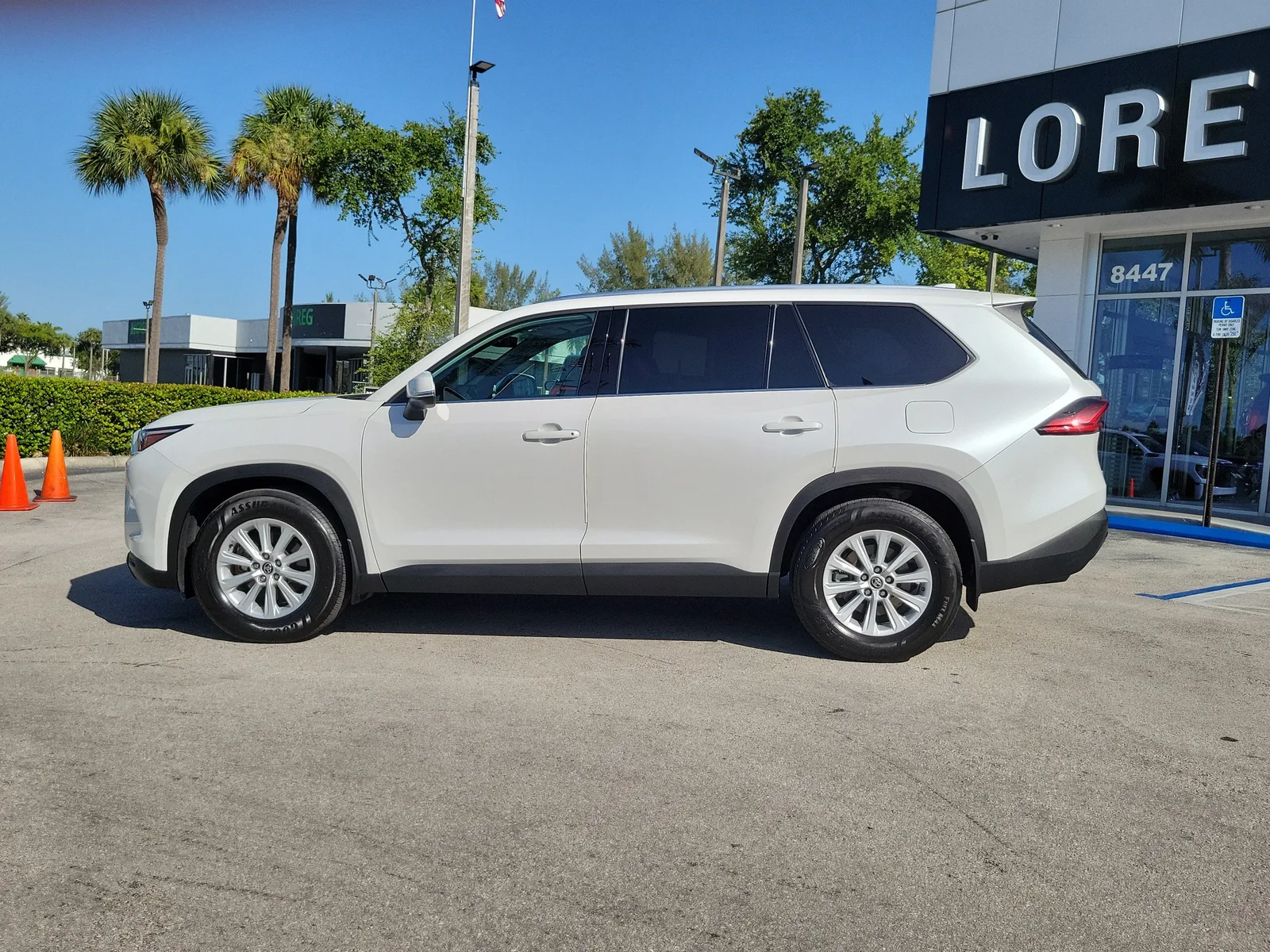 2025 Toyota Grand Highlander Hybrid XLE photo 7