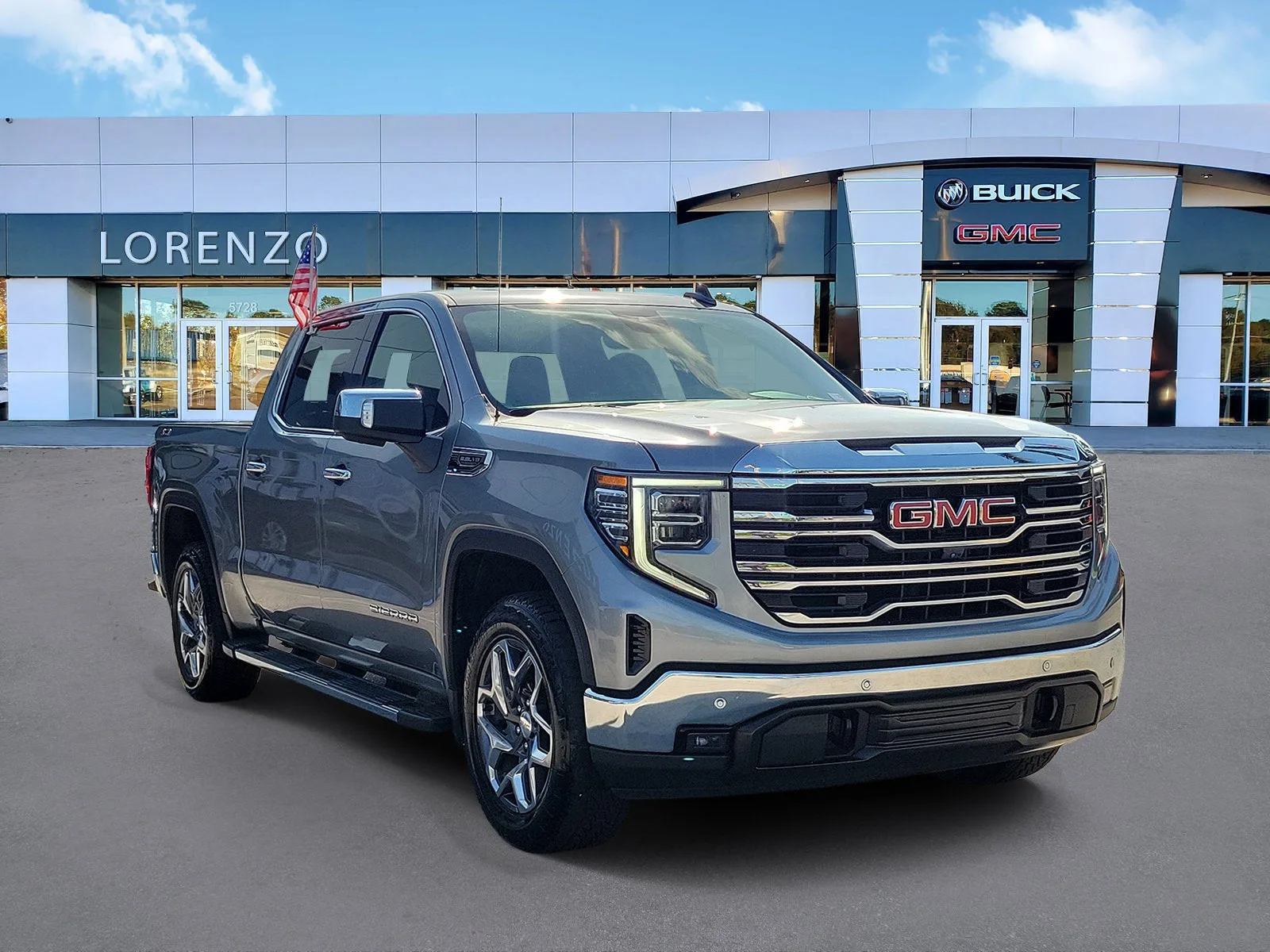 2024 GMC Sierra 1500 SLT photo 3