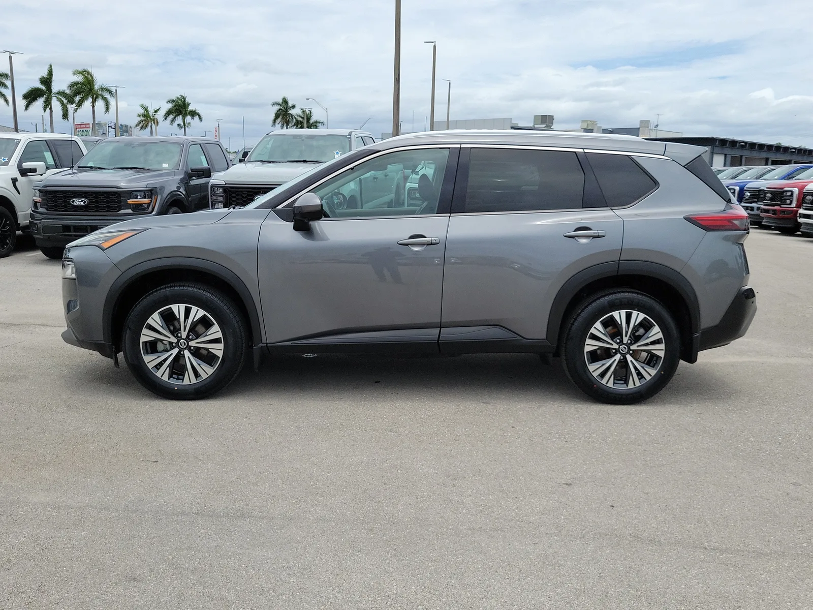 2021 Nissan Rogue SV photo 8