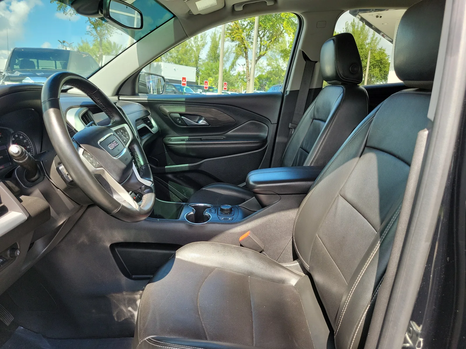 2023 GMC Terrain SLT photo 11