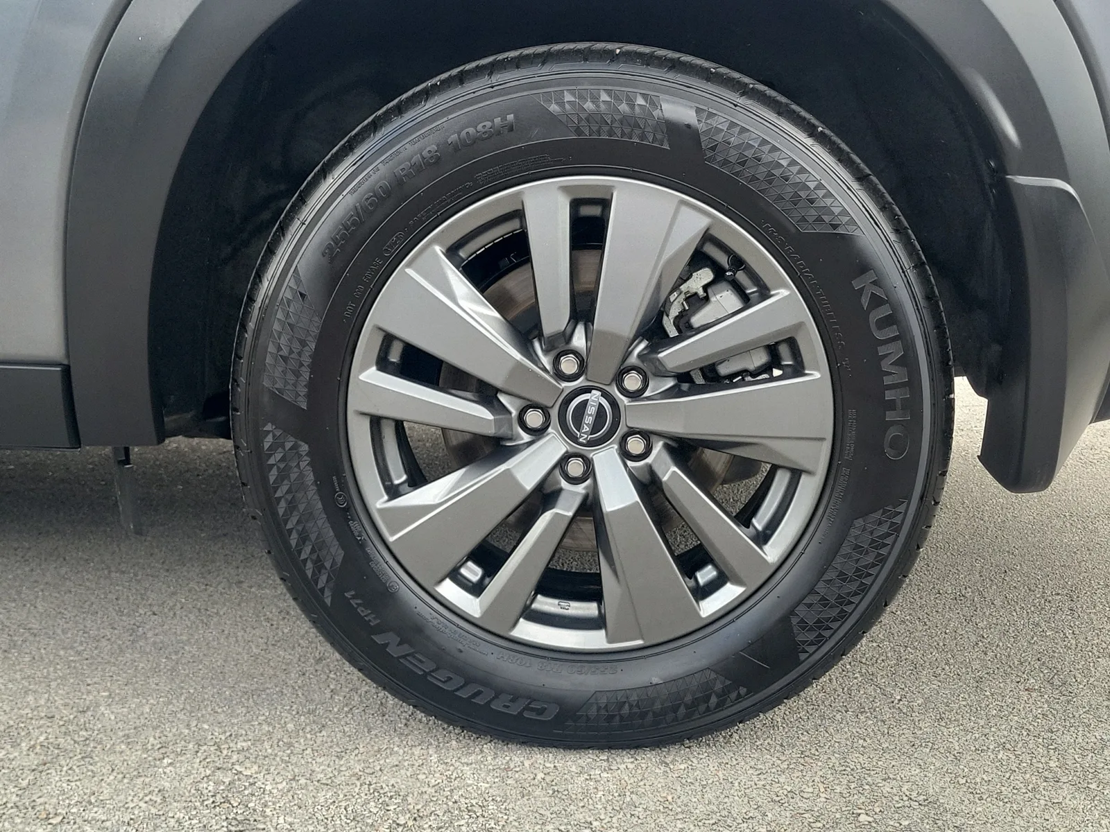 2025 Nissan Pathfinder SV photo 9