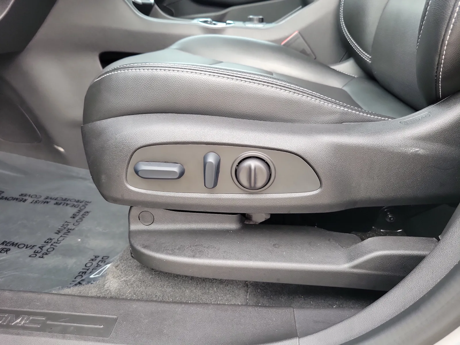 2024 GMC Terrain SLT photo 12